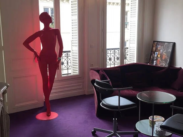 Espace d’accueil des bureaux de FIC Étiquette
